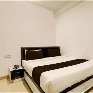 https://aditya-residency.hotels-varanasi.com